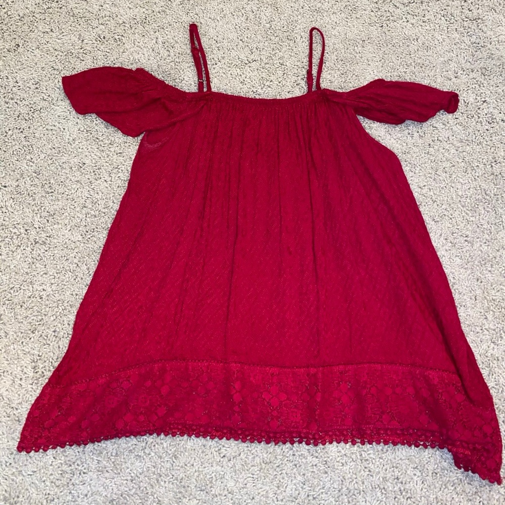 Spaghetti strap/off the shoulder.